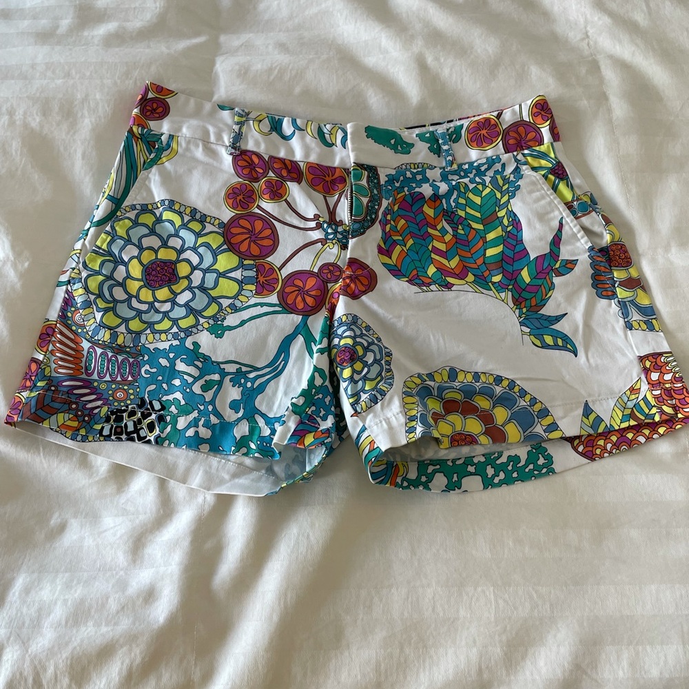 Trina Turk x Banana Republic exclusive collaboration shorts.